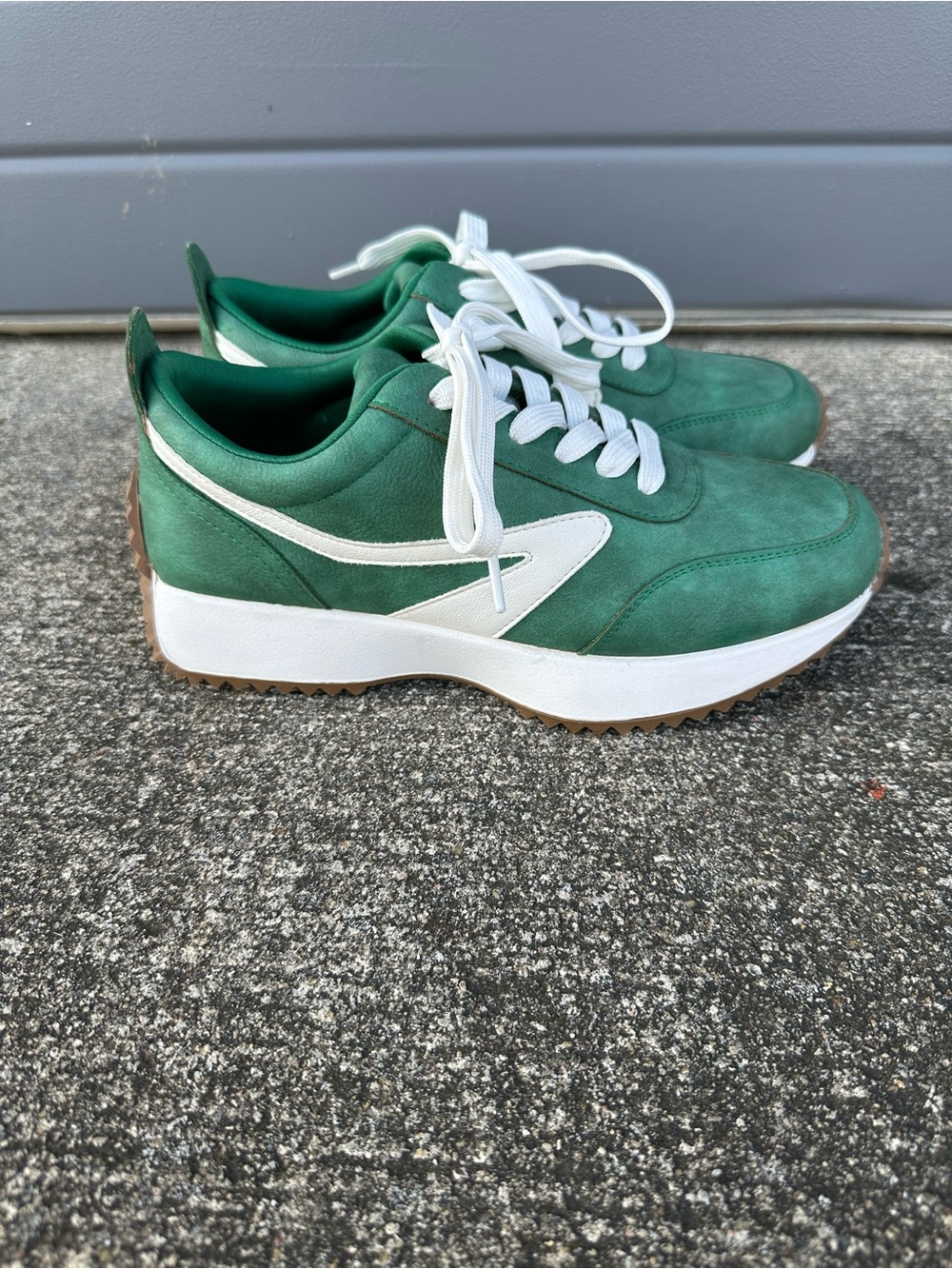 DV by Dolce Vita Bynx Sneaker